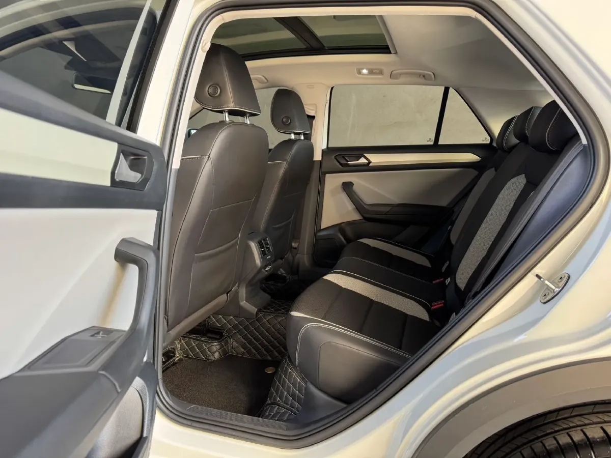 2023 Volkswagen T-Roc 1.4T 150HP L4 7DCT,autocango,china used car exporter,china ev exporter,chinese used car exporter,chinese used ev exporter