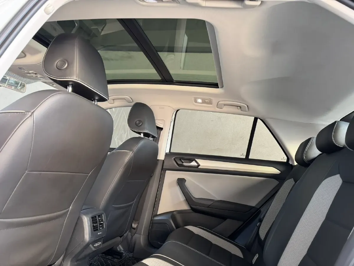 2023 Volkswagen T-Roc 1.4T 150HP L4 7DCT,autocango,china used car exporter,china ev exporter,chinese used car exporter,chinese used ev exporter