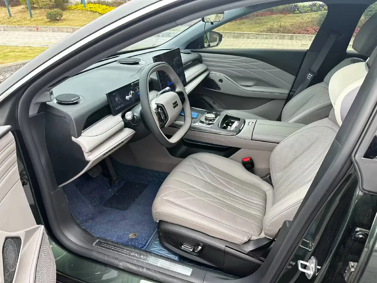 2025 Geely Galaxy Starshine 8 1.5L 112HP L4 1DHT PHEV,autocango,china used car exporter,china ev exporter,chinese used car exporter,chinese used ev exporter