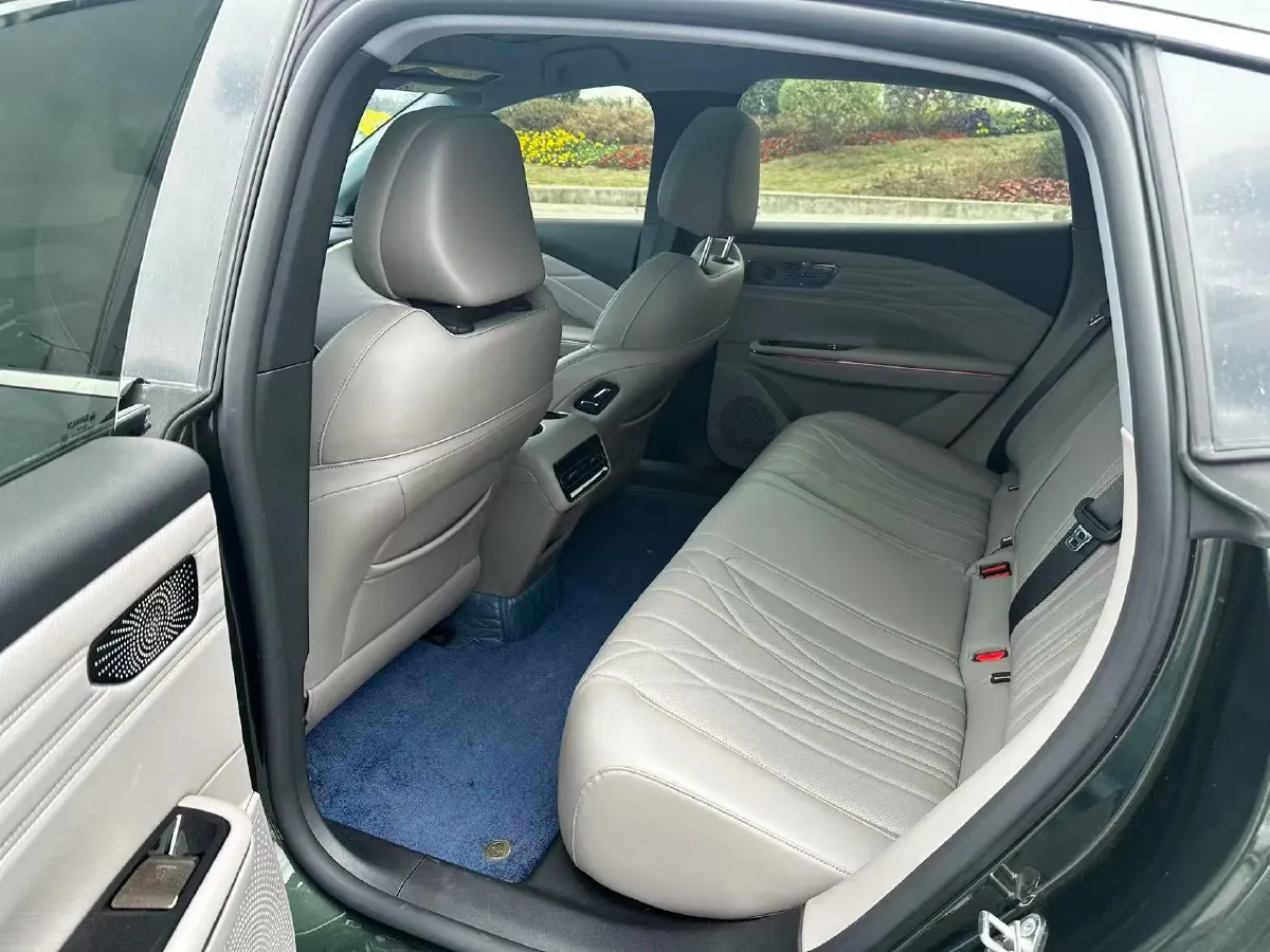 2025 Geely Galaxy Starshine 8 1.5L 112HP L4 1DHT PHEV,autocango,china used car exporter,china ev exporter,chinese used car exporter,chinese used ev exporter