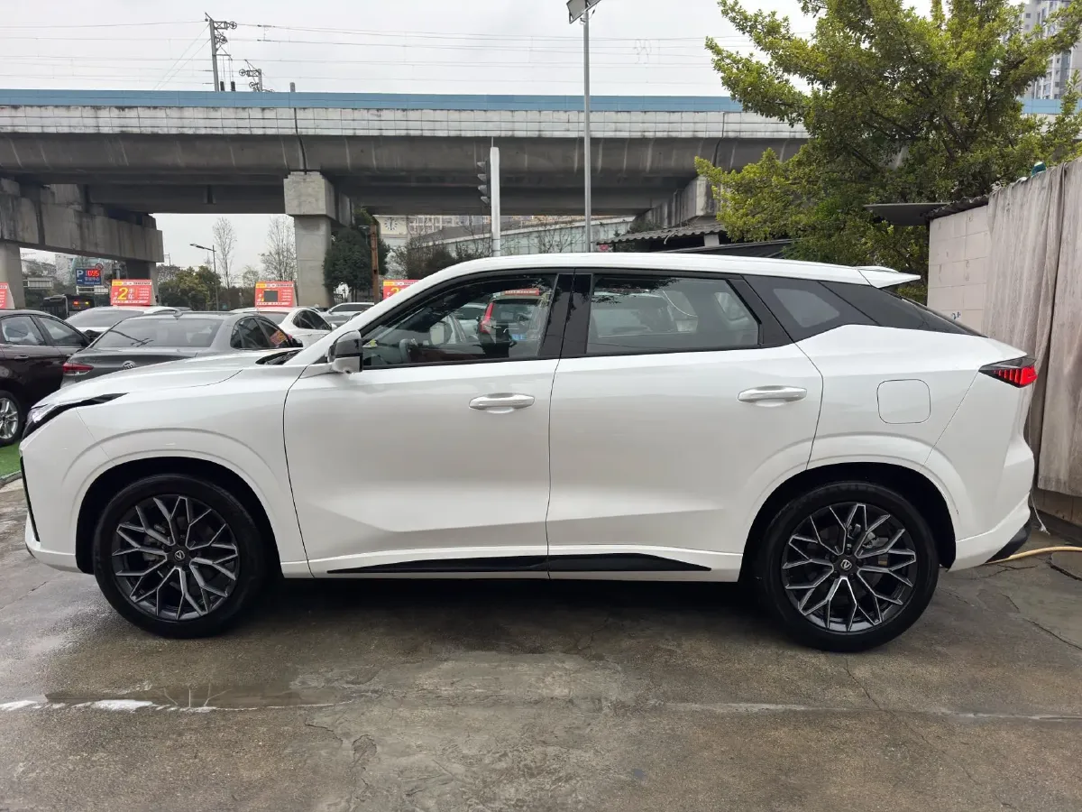 2025 ChangAn UNI-Z 1.5T 188HP L4 7DCT,autocango,china used car exporter,china ev exporter,chinese used car exporter,chinese used ev exporter
