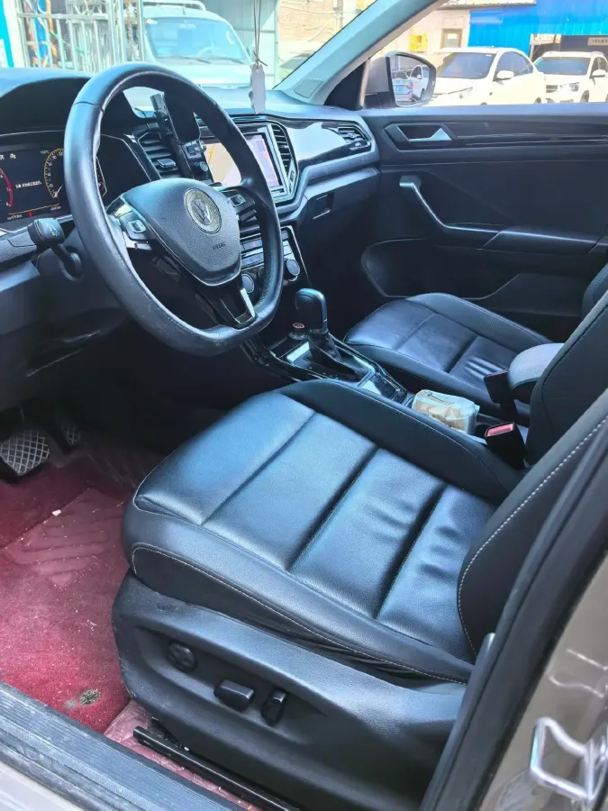 2021 Volkswagen T-Roc 1.4T 150HP L4 7DCT,autocango,china used car exporter,china ev exporter,chinese used car exporter,chinese used ev exporter