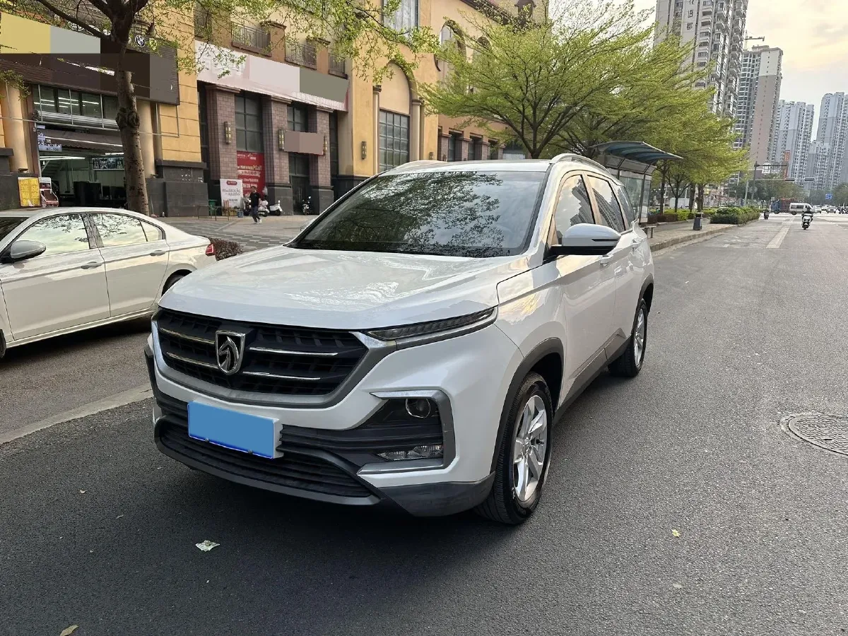 2018 BaoJun 530 1.5T 150HP L4 6MT,autocango,china used car exporter,china ev exporter,chinese used car exporter,chinese used ev exporter
