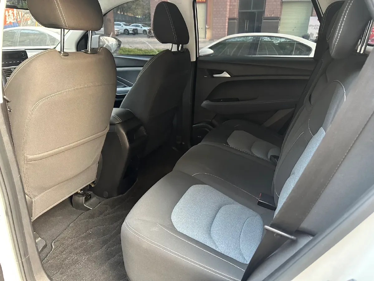 2018 BaoJun 530 1.5T 150HP L4 6MT,autocango,china used car exporter,china ev exporter,chinese used car exporter,chinese used ev exporter