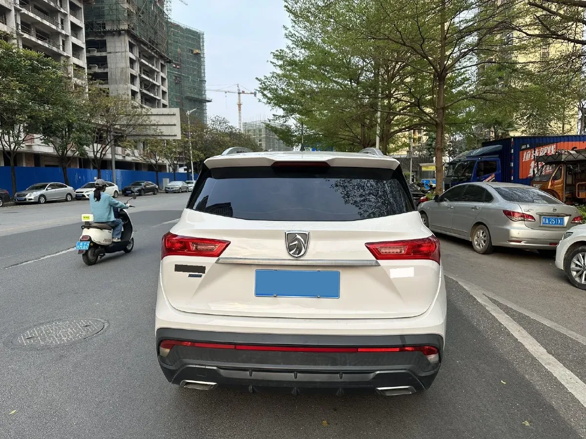 2018 BaoJun 530 1.5T 150HP L4 6MT,autocango,china used car exporter,china ev exporter,chinese used car exporter,chinese used ev exporter