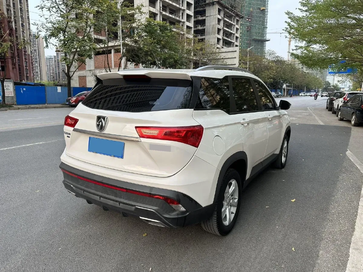 2018 BaoJun 530 1.5T 150HP L4 6MT,autocango,china used car exporter,china ev exporter,chinese used car exporter,chinese used ev exporter