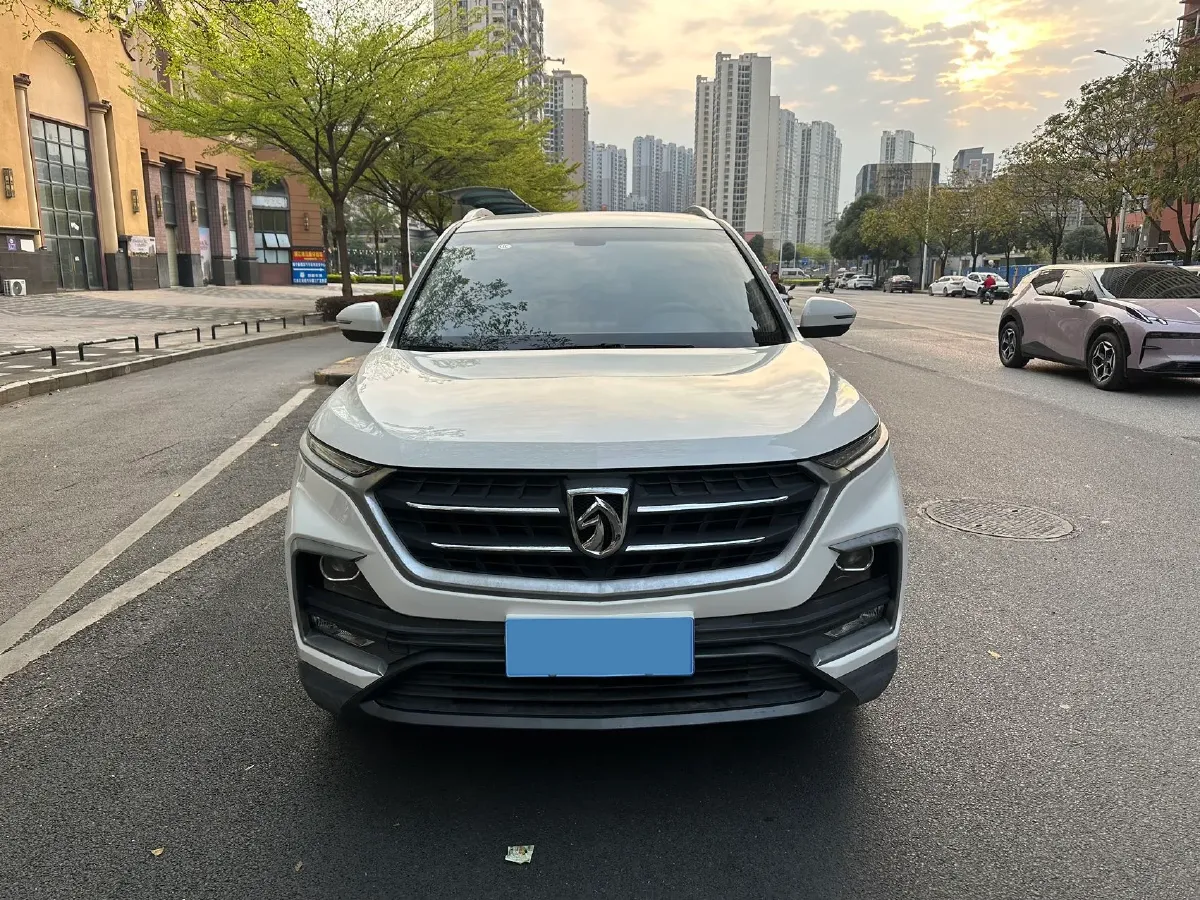 2018 BaoJun 530 1.5T 150HP L4 6MT,autocango,china used car exporter,china ev exporter,chinese used car exporter,chinese used ev exporter