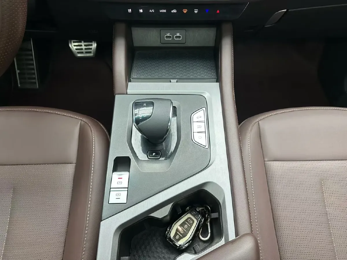 2023 Jetour X90 Plus 1.6T 197HP L4 7DCT,autocango,china used car exporter,china ev exporter,chinese used car exporter,chinese used ev exporter