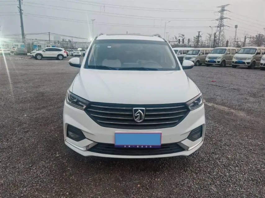 2018 BaoJun 360 1.5L 112HP L4 6MT,autocango,china used car exporter,china ev exporter,chinese used car exporter,chinese used ev exporter