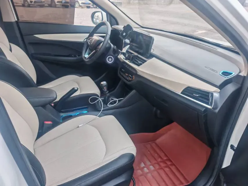 2018 BaoJun 360 1.5L 112HP L4 6MT,autocango,china used car exporter,china ev exporter,chinese used car exporter,chinese used ev exporter