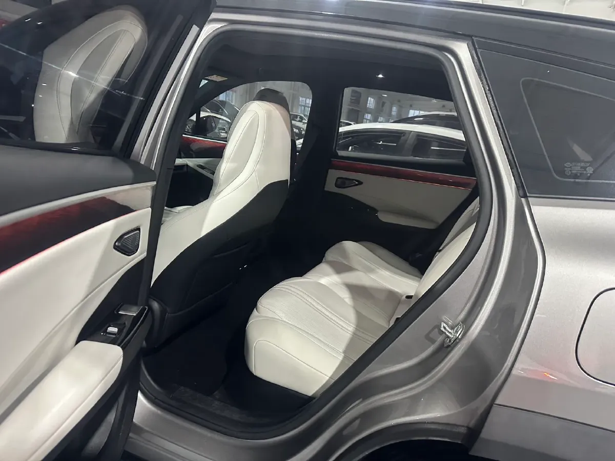 2023 Geely Galaxy L7 1.5T 163HP L4 3DHT PHEV 18.7KWH,autocango,china used car exporter,china ev exporter,chinese used car exporter,chinese used ev exporter