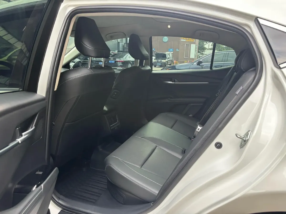 2024 Toyota Camry 2.5L 185HP L4 E-CVT Hybrid,autocango,china used car exporter,china ev exporter,chinese used car exporter,chinese used ev exporter