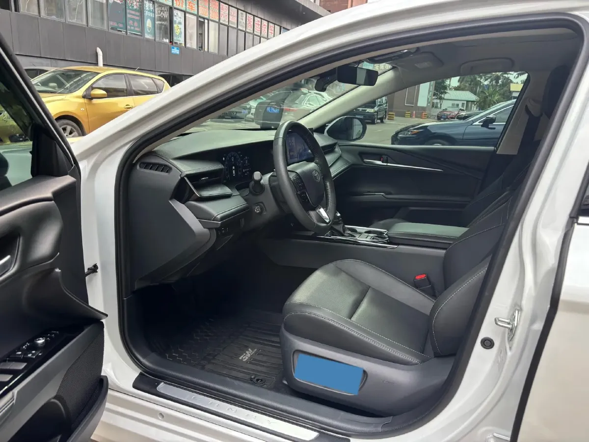 2024 Toyota Camry 2.5L 185HP L4 E-CVT Hybrid,autocango,china used car exporter,china ev exporter,chinese used car exporter,chinese used ev exporter