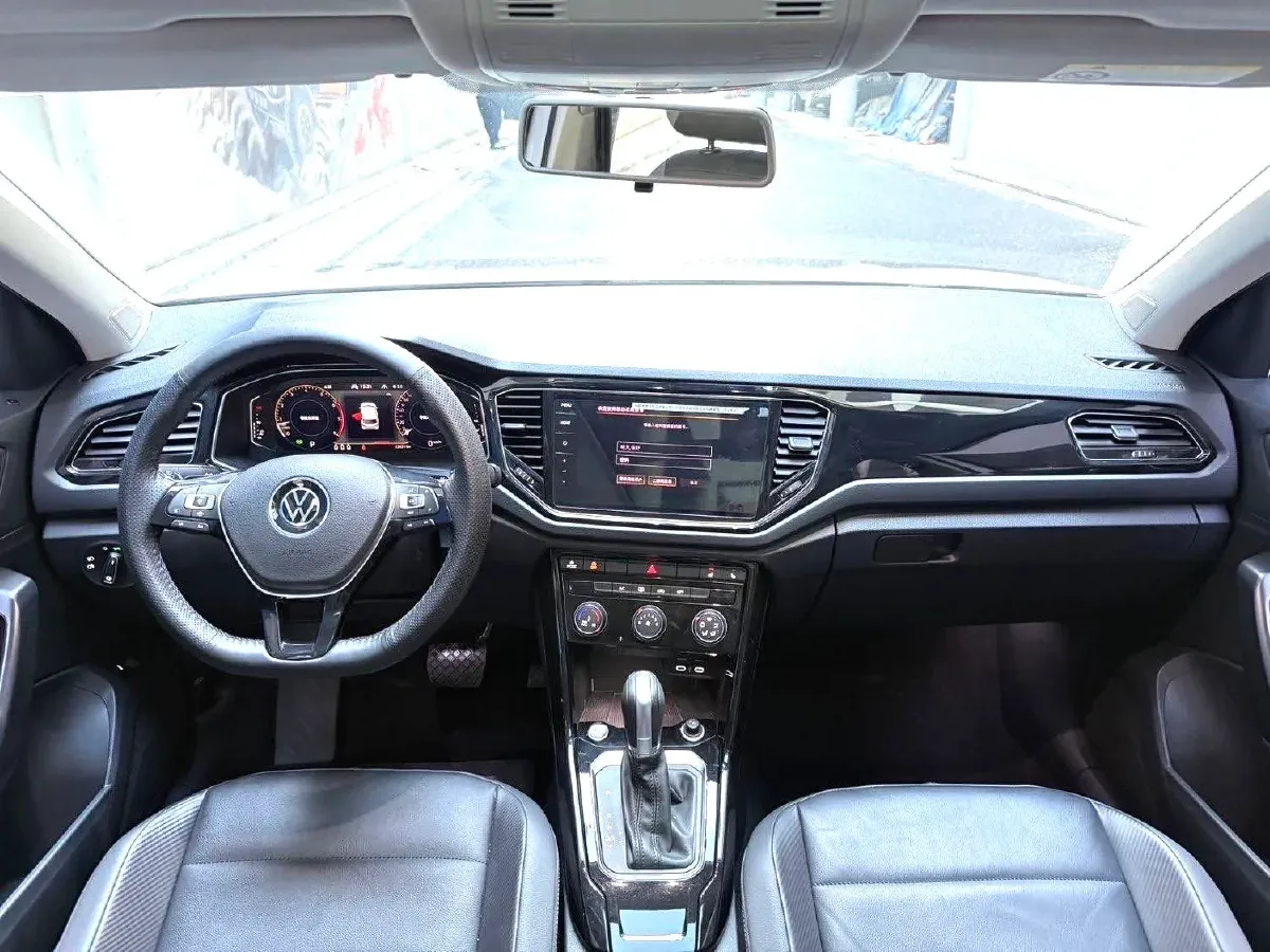 2021 Volkswagen T-Roc 1.4T 150HP L4 7DCT,autocango,china used car exporter,china ev exporter,chinese used car exporter,chinese used ev exporter