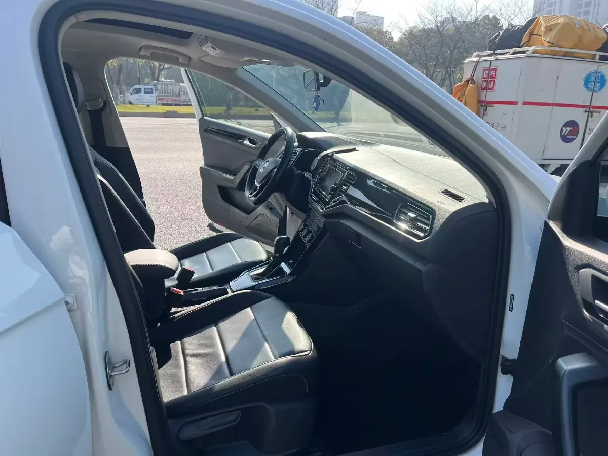 2018 Borgward BX7 2.0T 224HP L4 6AT,autocango,china used car exporter,china ev exporter,chinese used car exporter,chinese used ev exporter