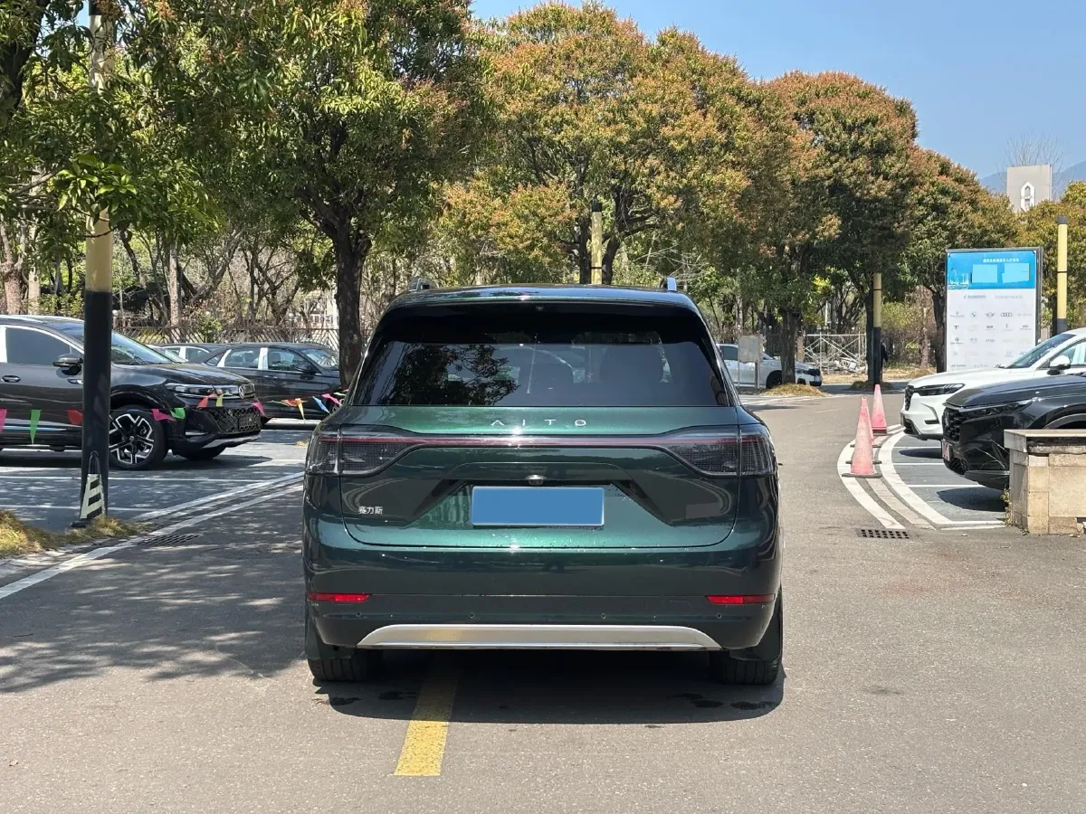 2024 AITO AITO M9 1.5T 152HP L4 REEV 42KWH,autocango,china used car exporter,china ev exporter,chinese used car exporter,chinese used ev exporter