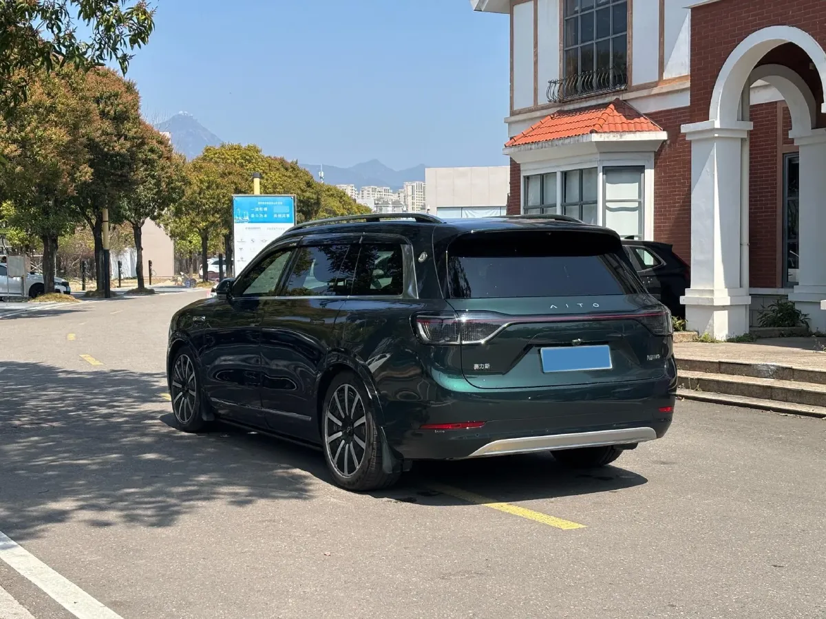 2024 AITO AITO M9 1.5T 152HP L4 REEV 42KWH,autocango,china used car exporter,china ev exporter,chinese used car exporter,chinese used ev exporter