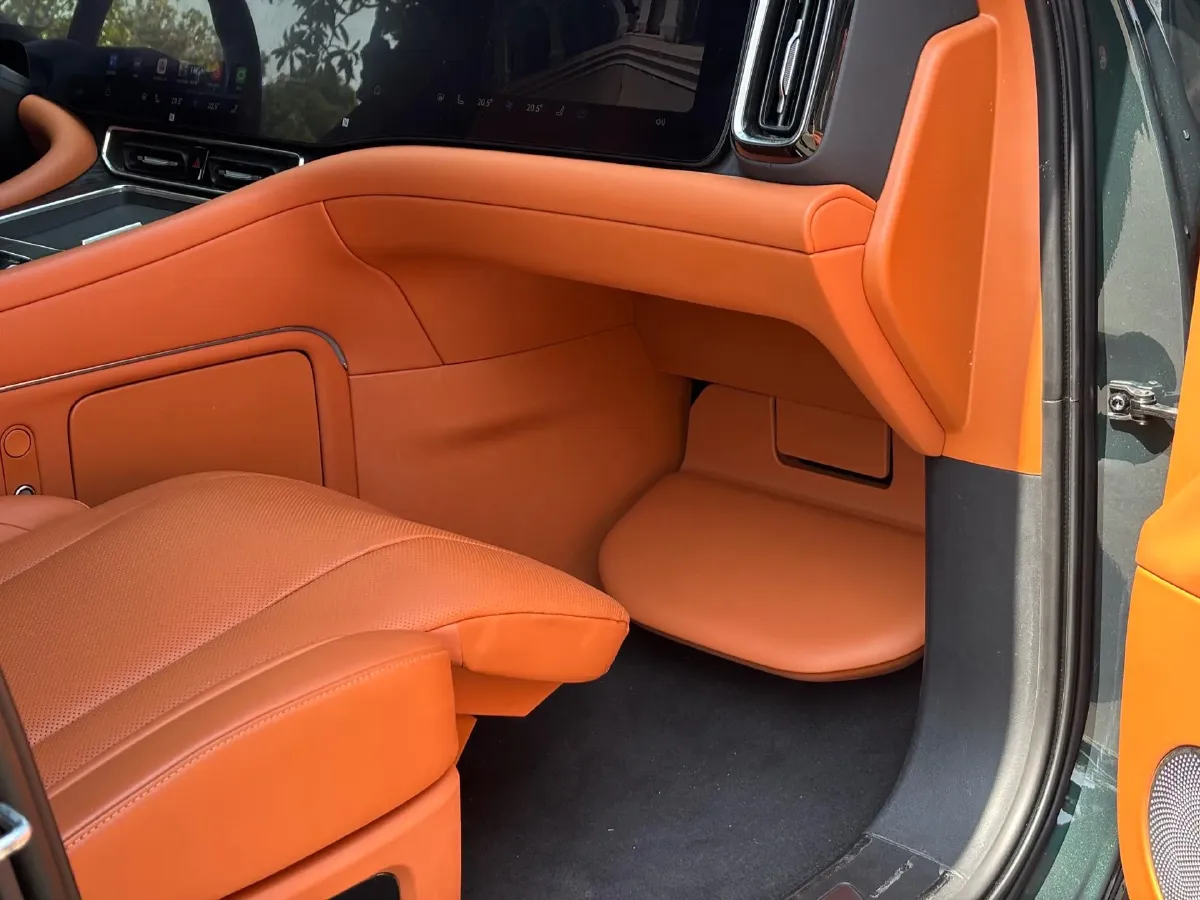 2024 AITO AITO M9 1.5T 152HP L4 REEV 42KWH,autocango,china used car exporter,china ev exporter,chinese used car exporter,chinese used ev exporter