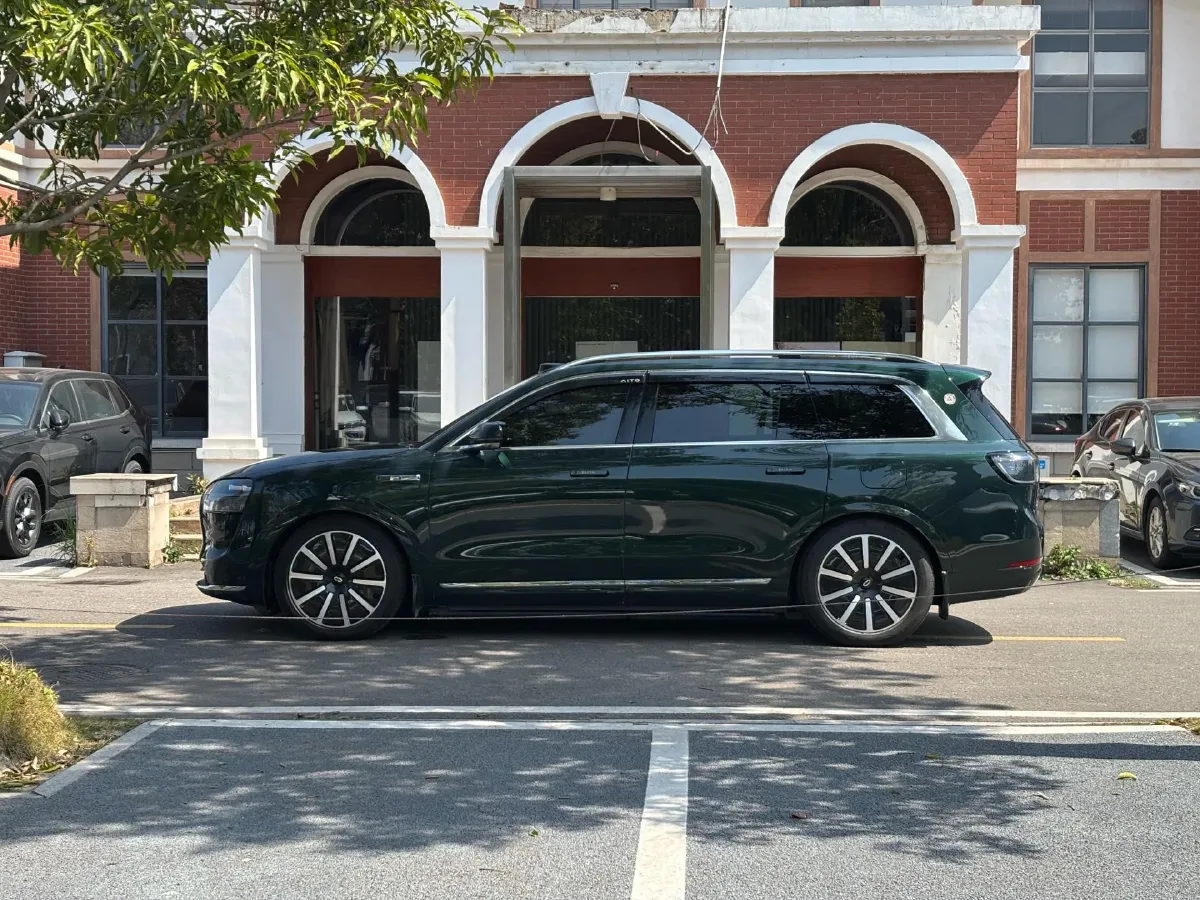 2024 AITO AITO M9 1.5T 152HP L4 REEV 42KWH,autocango,china used car exporter,china ev exporter,chinese used car exporter,chinese used ev exporter