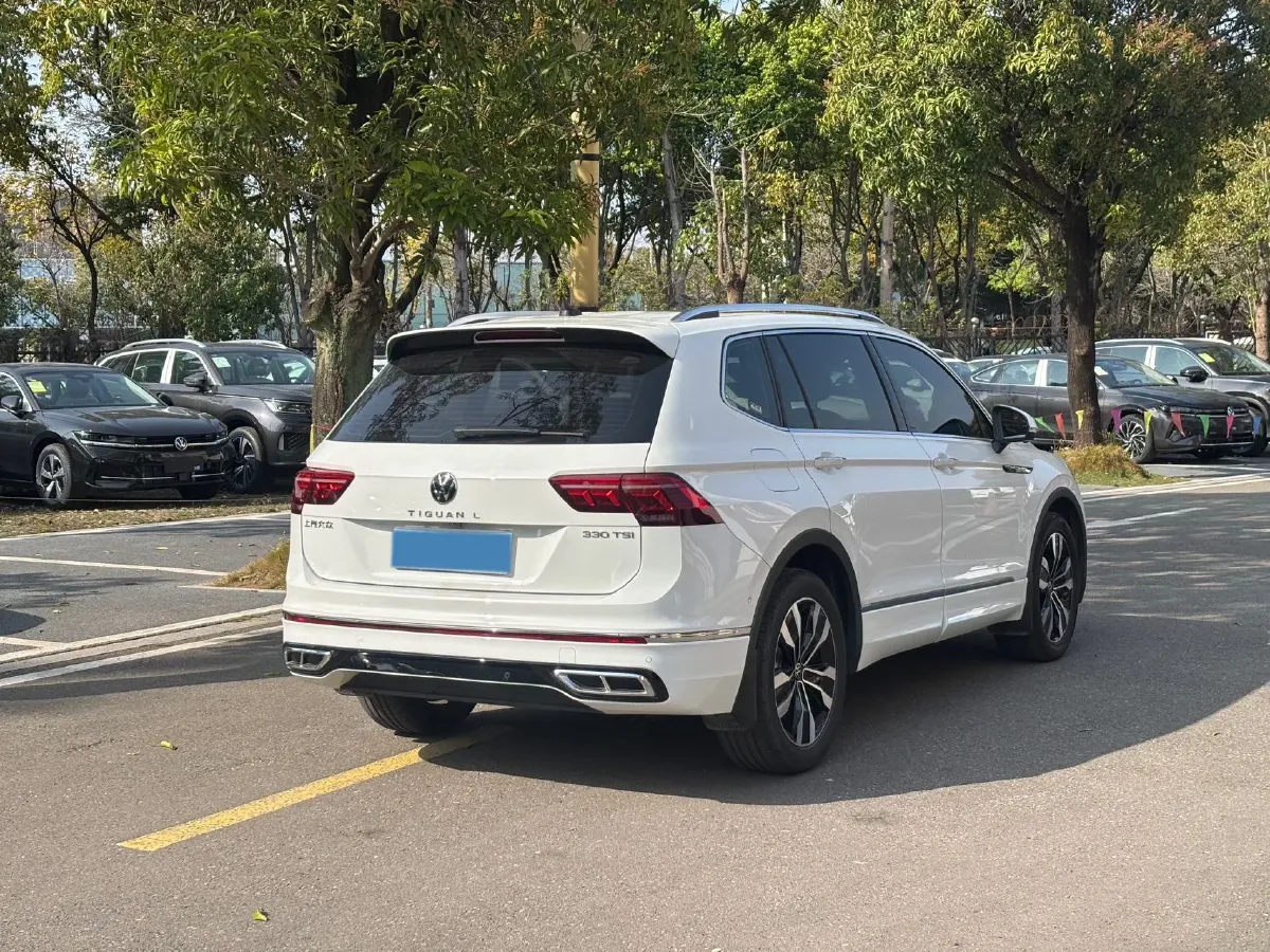 2024 Volkswagen Tiguan L 2.0T 186HP L4 7DCT,autocango,china used car exporter,china ev exporter,chinese used car exporter,chinese used ev exporter