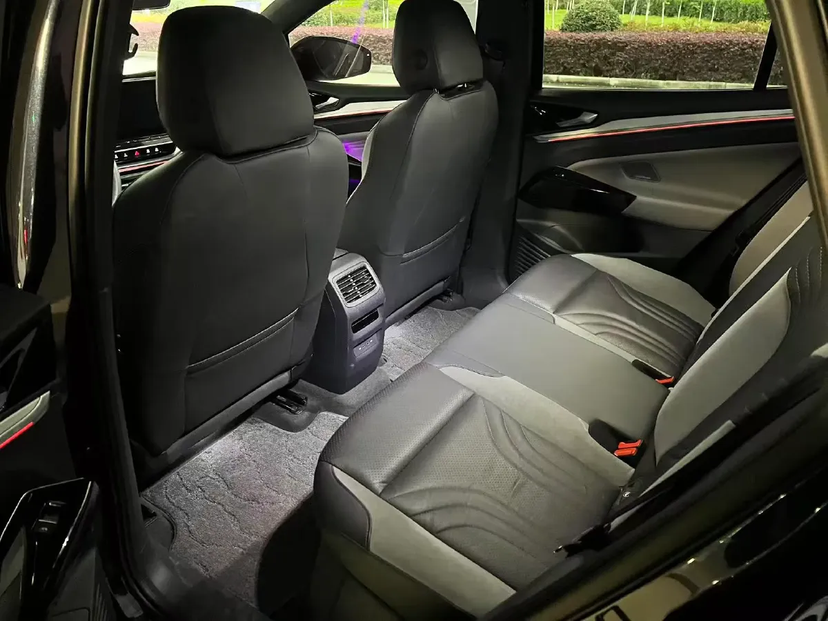 2022 Volkswagen ID.4 Crozz BEV 84.8KWH,autocango,china used car exporter,china ev exporter,chinese used car exporter,chinese used ev exporter