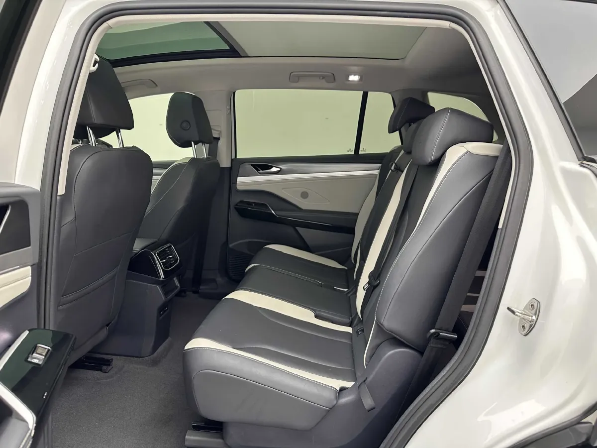 2022 Volkswagen ID.6 Crozz BEV 84.8KWH,autocango,china used car exporter,china ev exporter,chinese used car exporter,chinese used ev exporter