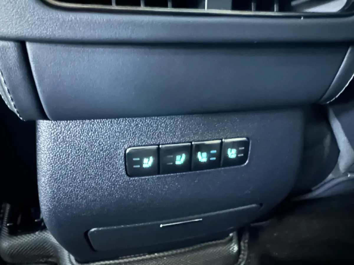 2025 FangChengBao Bao 5 1.5T 194HP L4 E-CVT PHEV 31.8KWH,autocango,china used car exporter,china ev exporter,chinese used car exporter,chinese used ev exporter