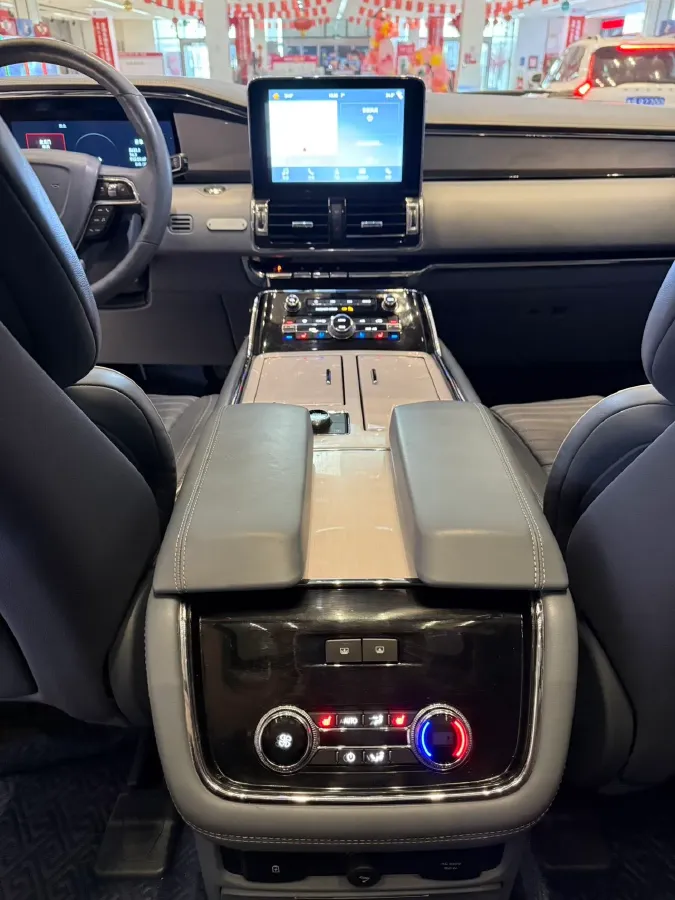 2019 Lincoln Navigator 3.5T 388HP V6 10AT,autocango,china used car exporter,china ev exporter,chinese used car exporter,chinese used ev exporter