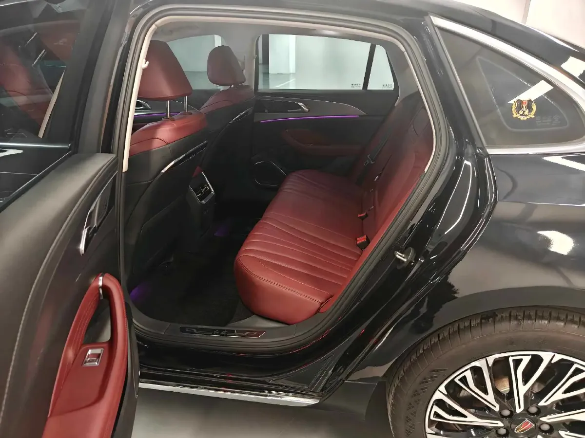 2023 HongQi H5 2.0T 224HP L4 8AT,autocango,china used car exporter,china ev exporter,chinese used car exporter,chinese used ev exporter