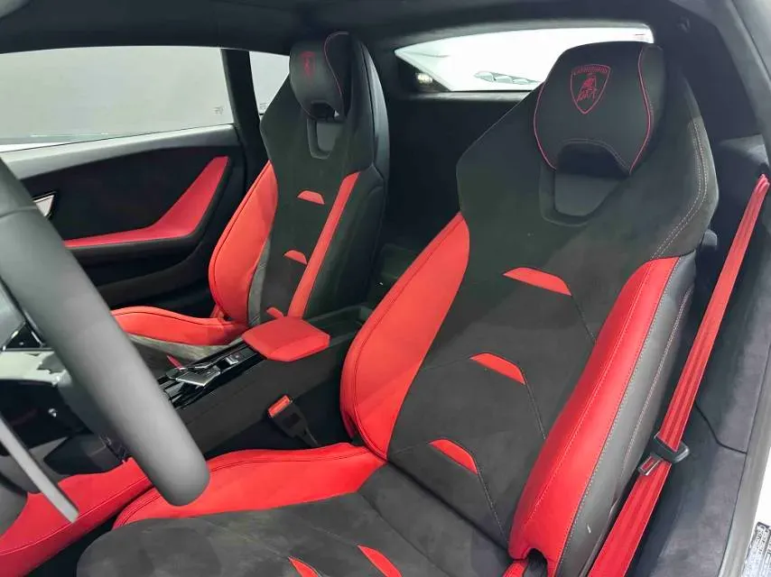 2023 Lamborghini Huracán 5.2L 640HP V10 7DCT,autocango,china used car exporter,china ev exporter,chinese used car exporter,chinese used ev exporter