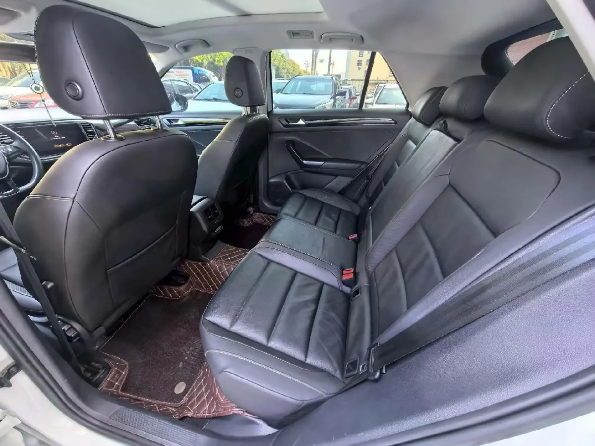 2021 Volkswagen T-Roc 1.4T 150HP L4 7DCT,autocango,china used car exporter,china ev exporter,chinese used car exporter,chinese used ev exporter