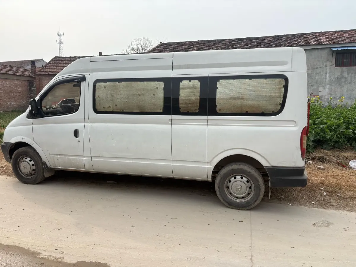 2018 MAXUS XinTu V80 2.5T 136HP L4 6MT,autocango,china used car exporter,china ev exporter,chinese used car exporter,chinese used ev exporter