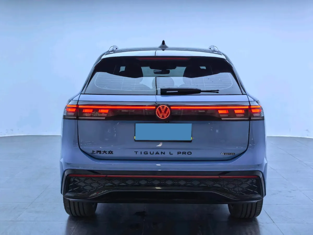 2024 Volkswagen Tiguan L 2.0T 220HP L4 7DCT,autocango,china used car exporter,china ev exporter,chinese used car exporter,chinese used ev exporter