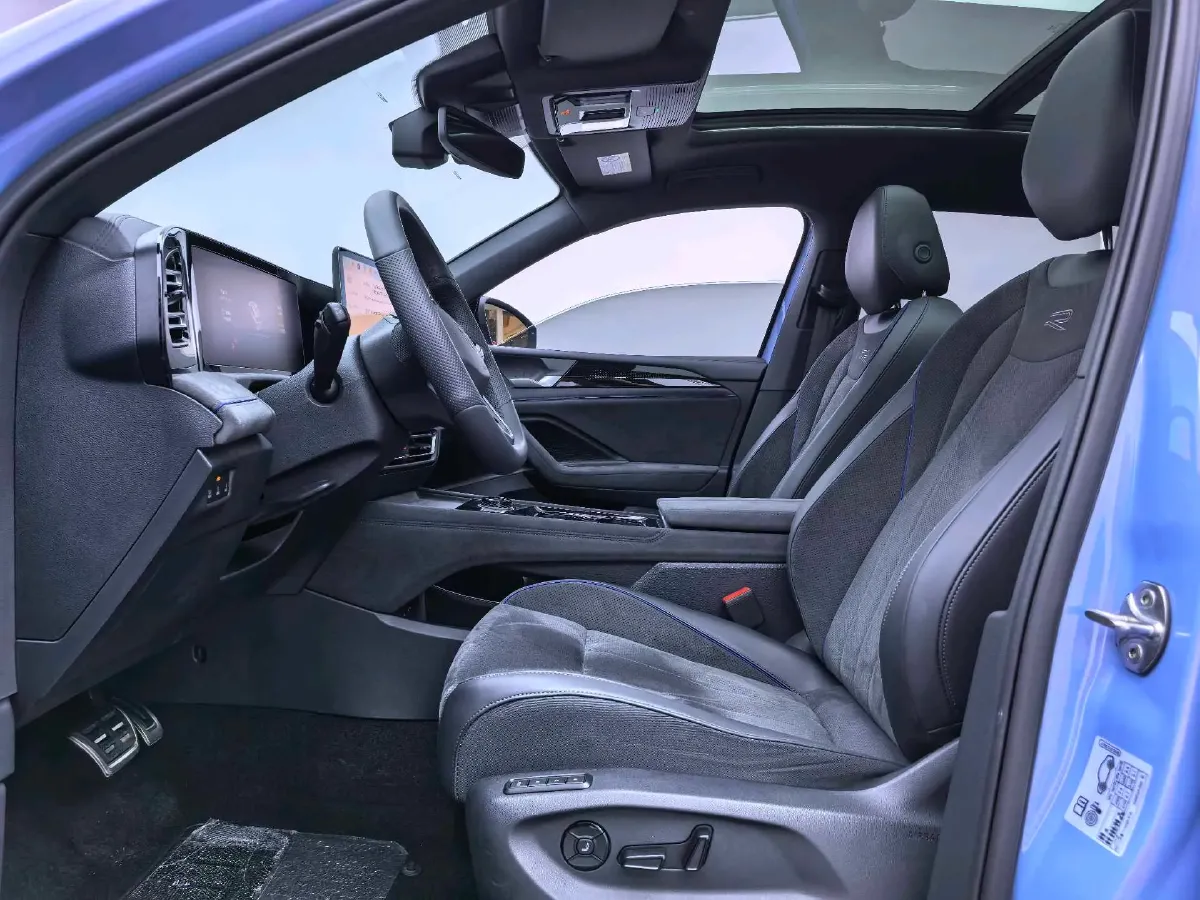 2024 Volkswagen Tiguan L 2.0T 220HP L4 7DCT,autocango,china used car exporter,china ev exporter,chinese used car exporter,chinese used ev exporter