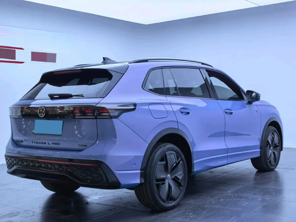 2024 Volkswagen Tiguan L 2.0T 220HP L4 7DCT,autocango,china used car exporter,china ev exporter,chinese used car exporter,chinese used ev exporter