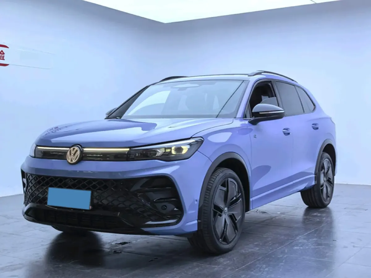 2024 Volkswagen Tiguan L 2.0T 220HP L4 7DCT,autocango,china used car exporter,china ev exporter,chinese used car exporter,chinese used ev exporter