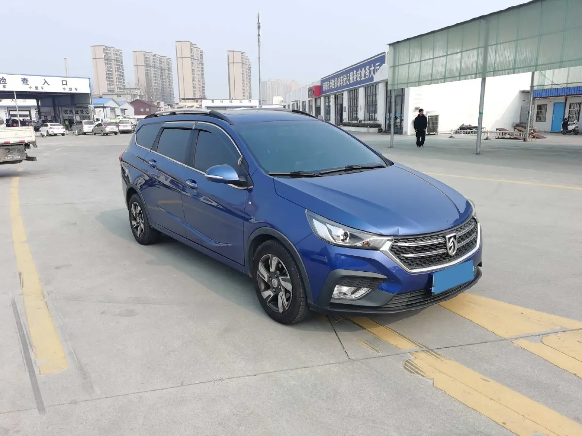 2018 BaoJun 310W 1.5L 112HP L4 5AMT,autocango,china used car exporter,china ev exporter,chinese used car exporter,chinese used ev exporter