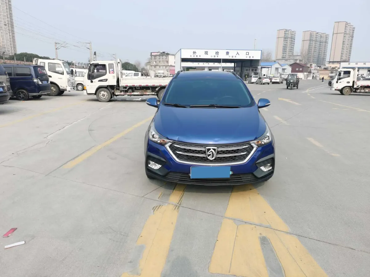 2018 BaoJun 310W 1.5L 112HP L4 5AMT,autocango,china used car exporter,china ev exporter,chinese used car exporter,chinese used ev exporter