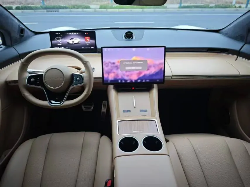 2025 Luxeed R7 REEV 156HP REEV 37KWH,autocango,china used car exporter,china ev exporter,chinese used car exporter,chinese used ev exporter