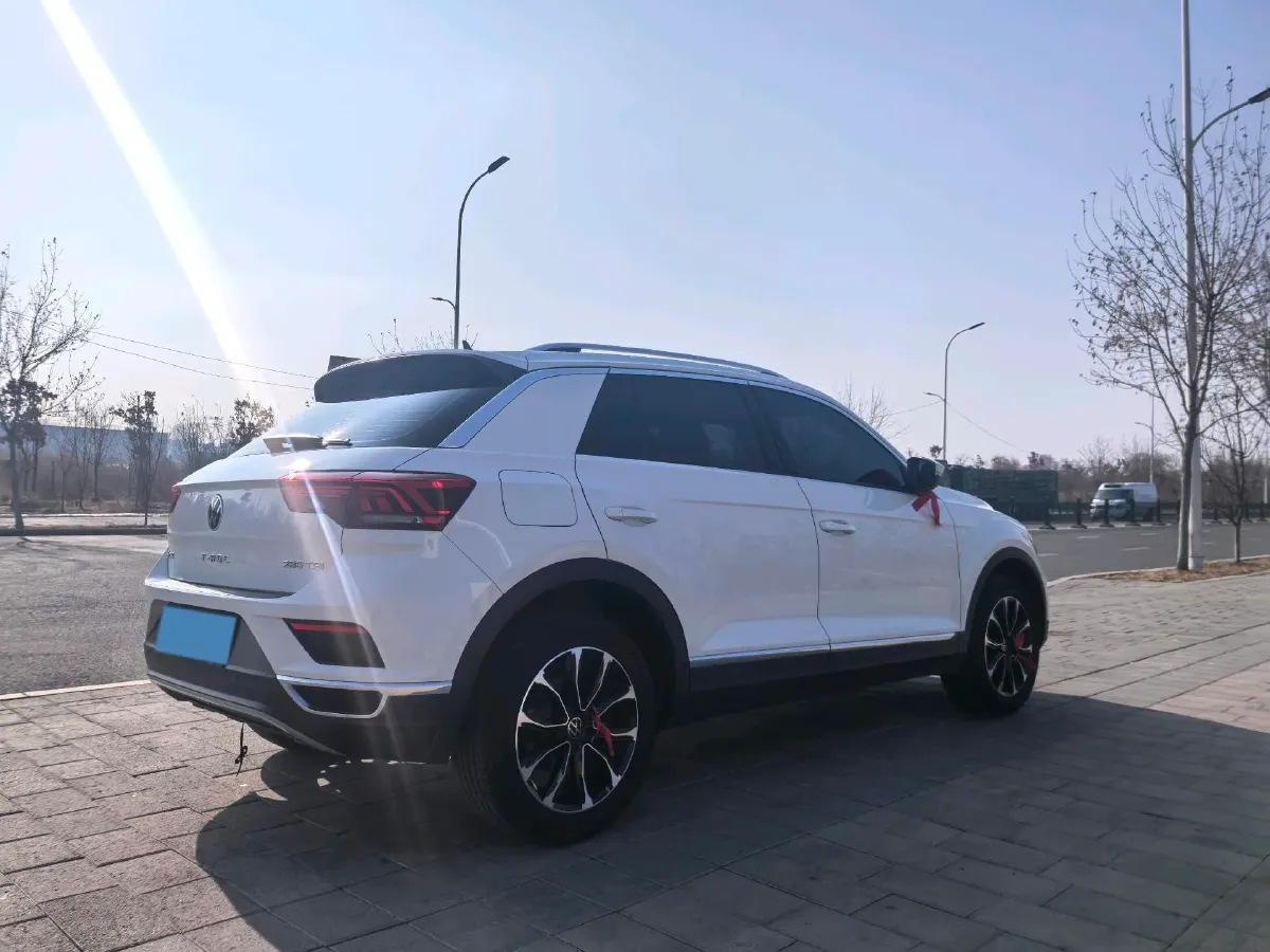 2022 Volkswagen T-Roc 1.4T 150HP L4 7DCT,autocango,china used car exporter,china ev exporter,chinese used car exporter,chinese used ev exporter