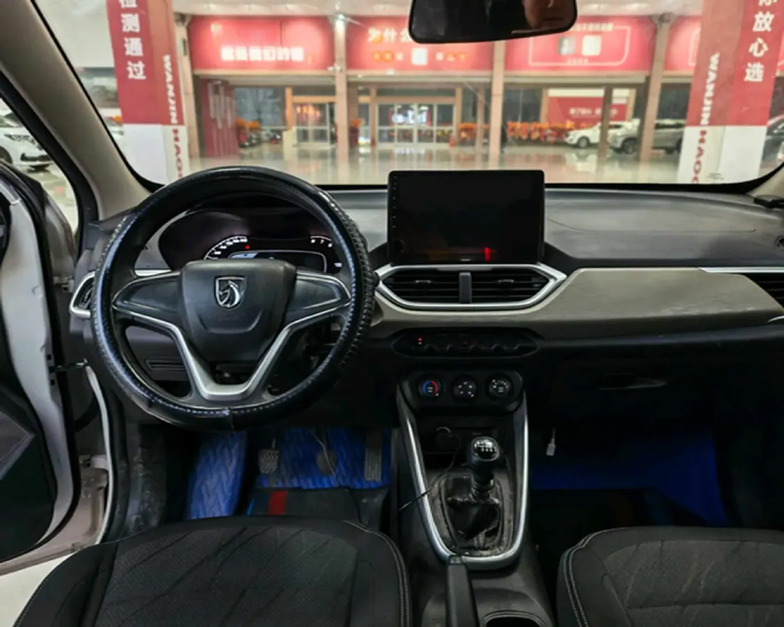 2019 BaoJun 730 1.5L 105HP L4 6MT,autocango,china used car exporter,china ev exporter,chinese used car exporter,chinese used ev exporter