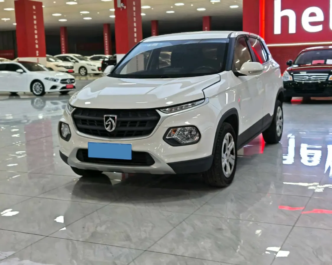 2019 BaoJun 730 1.5L 105HP L4 6MT,autocango,china used car exporter,china ev exporter,chinese used car exporter,chinese used ev exporter
