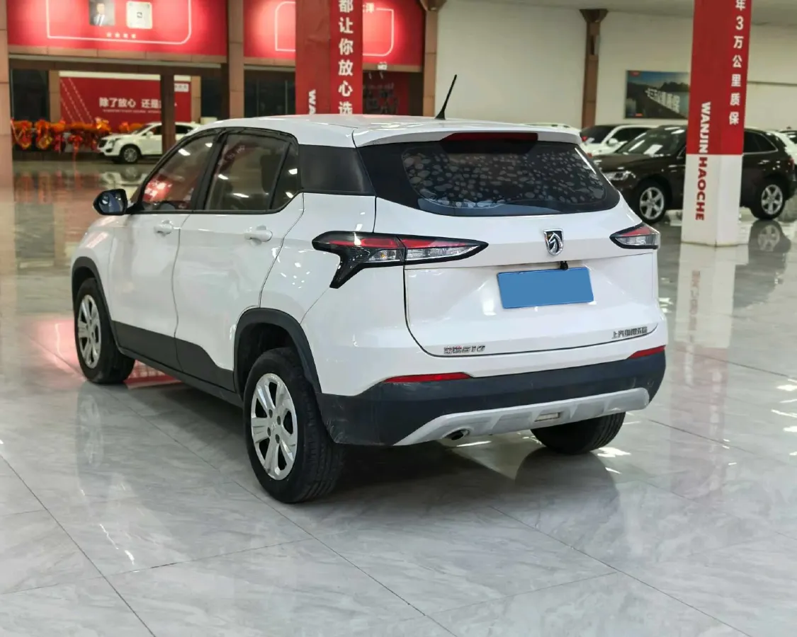 2019 BaoJun 730 1.5L 105HP L4 6MT,autocango,china used car exporter,china ev exporter,chinese used car exporter,chinese used ev exporter