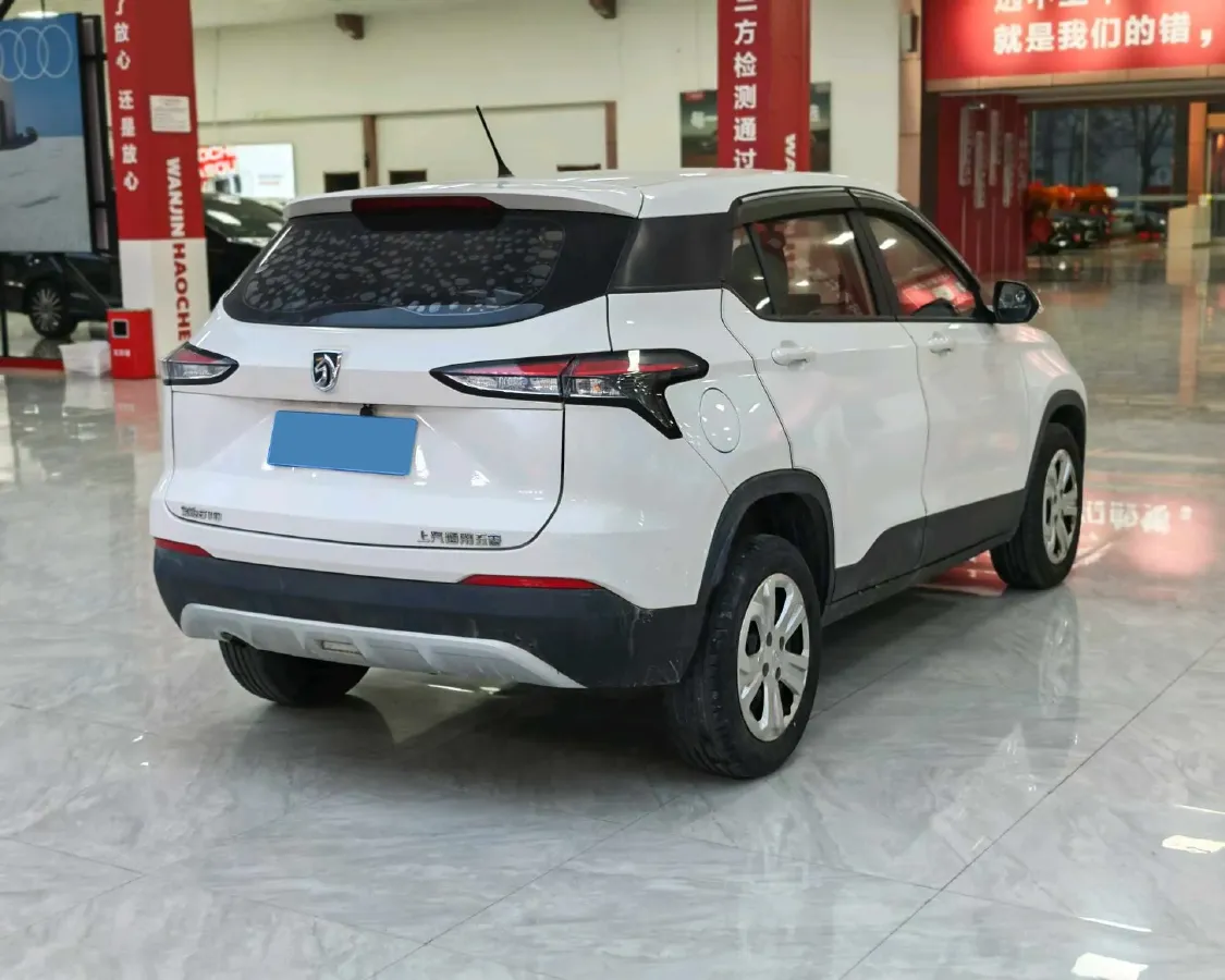 2019 BaoJun 730 1.5L 105HP L4 6MT,autocango,china used car exporter,china ev exporter,chinese used car exporter,chinese used ev exporter
