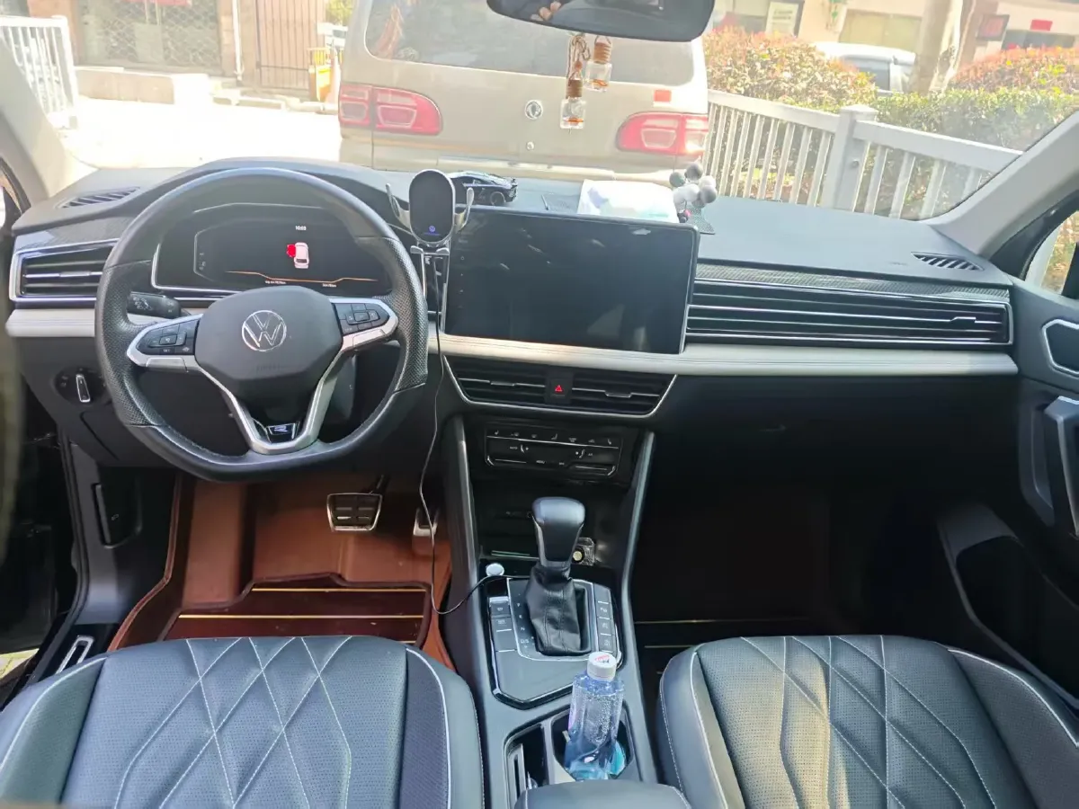 2024 Volkswagen Tiguan L 2.0T 186HP L4 7DCT,autocango,china used car exporter,china ev exporter,chinese used car exporter,chinese used ev exporter