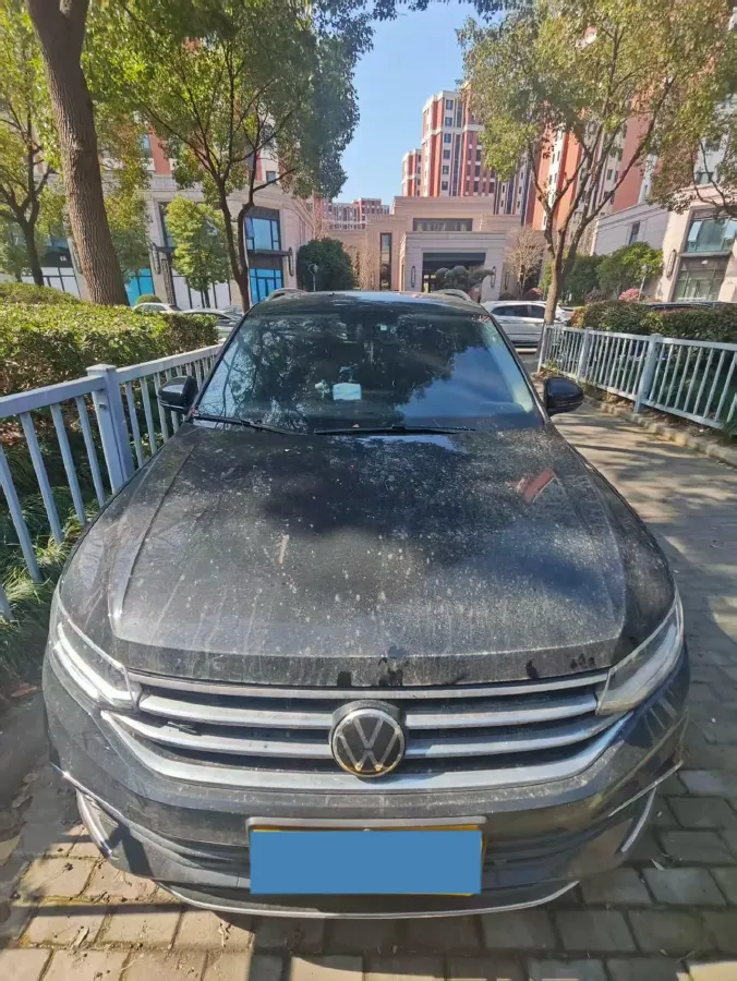 2024 Volkswagen Tiguan L 2.0T 186HP L4 7DCT,autocango,china used car exporter,china ev exporter,chinese used car exporter,chinese used ev exporter