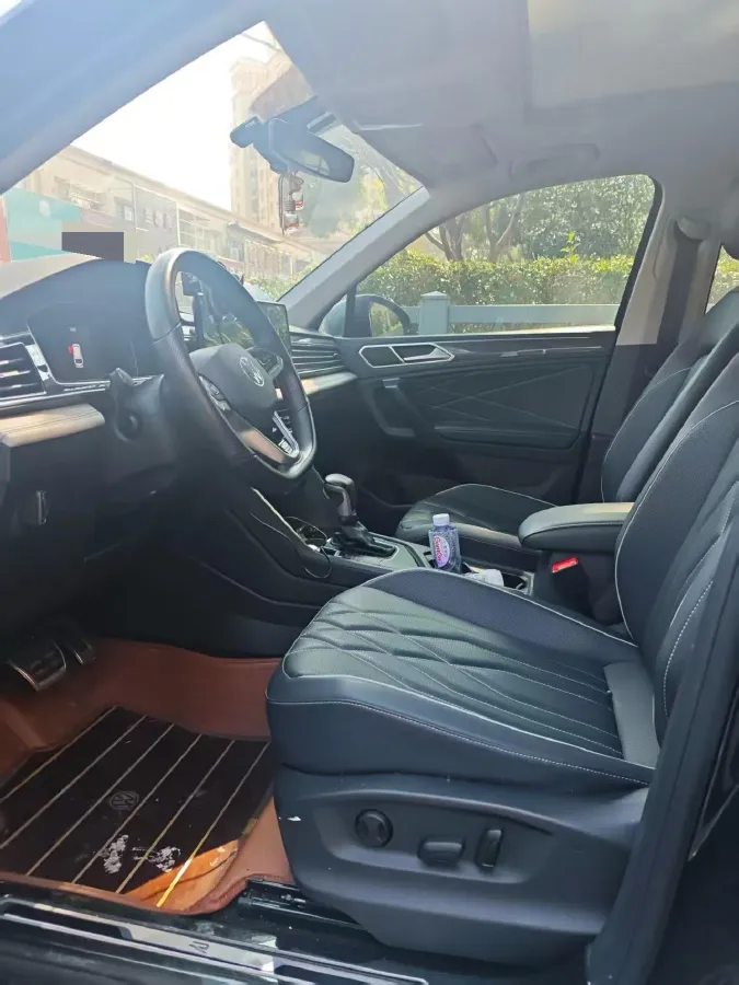 2024 Volkswagen Tiguan L 2.0T 186HP L4 7DCT,autocango,china used car exporter,china ev exporter,chinese used car exporter,chinese used ev exporter