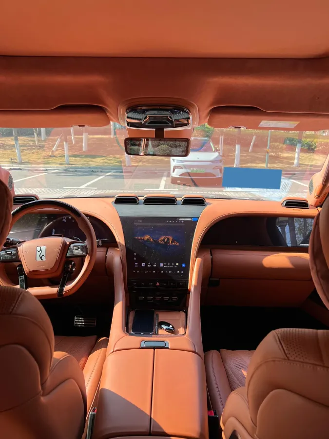 2023 YangWang U8 2.0T 272HP L4 REEV 49.05KWH,autocango,china used car exporter,china ev exporter,chinese used car exporter,chinese used ev exporter