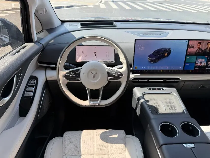 2025 Voyah Dream 1.5T 150HP L4 PHEV 41.7KWH,autocango,china used car exporter,china ev exporter,chinese used car exporter,chinese used ev exporter