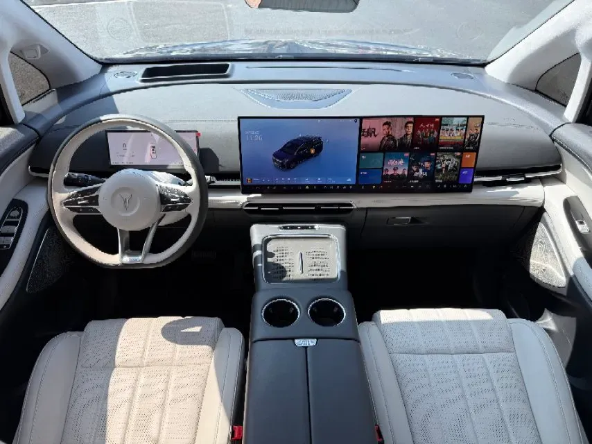 2025 Voyah Dream 1.5T 150HP L4 PHEV 41.7KWH,autocango,china used car exporter,china ev exporter,chinese used car exporter,chinese used ev exporter